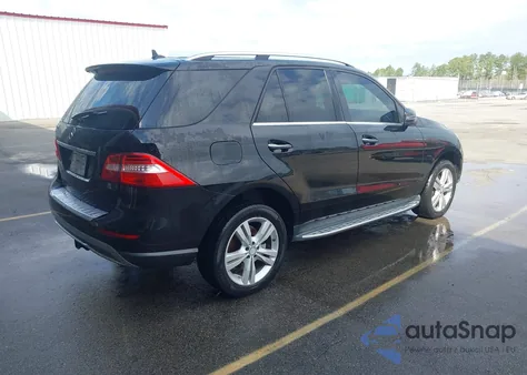 2015 Mercedes-Benz Ml 350 z USA, uszkodzony, nr VIN 4JGDA5JB6FA567663